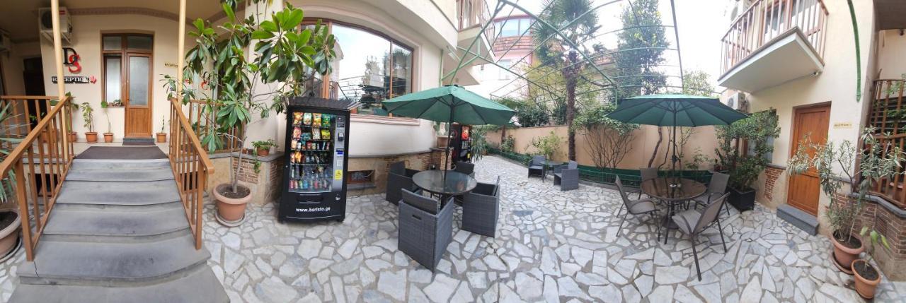 Danisimo Hotel Tiflis Exterior foto