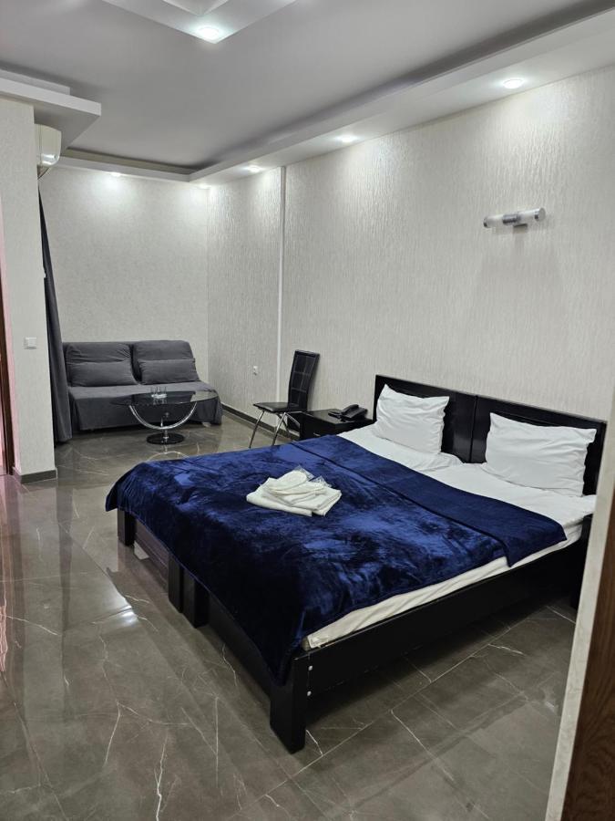 Danisimo Hotel Tiflis Habitación foto